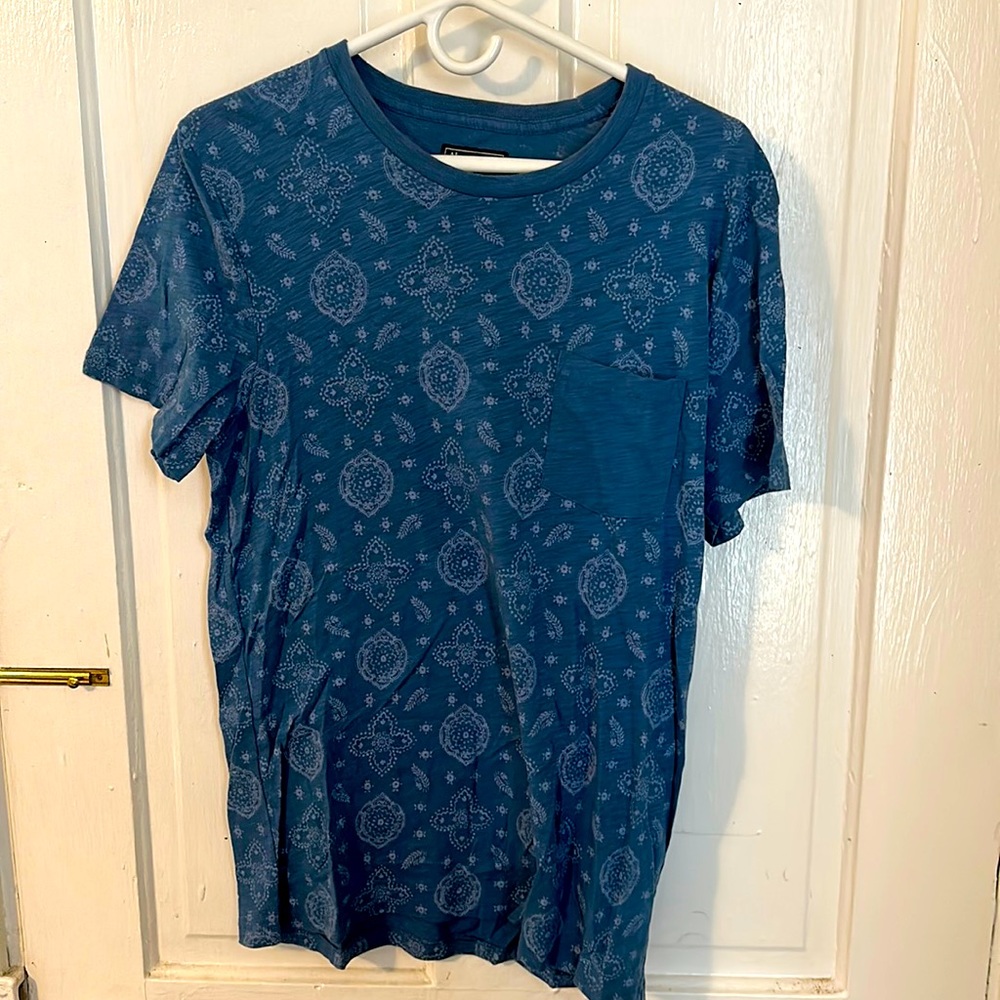 Abercrombie n Fitch Men’s pocket tee